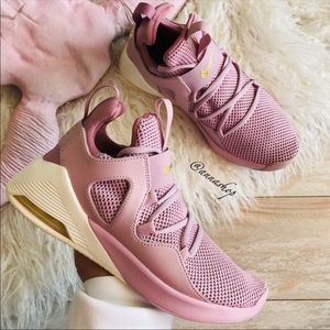 NWOT Nike Air Alluxe